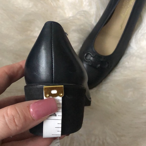 Salvatore Ferragamo Classic Leather Horsebit Pumps - Picture 7 of 7